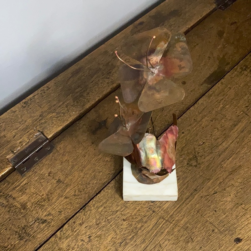 Mid-century C Jones sculpture 10” x 4”